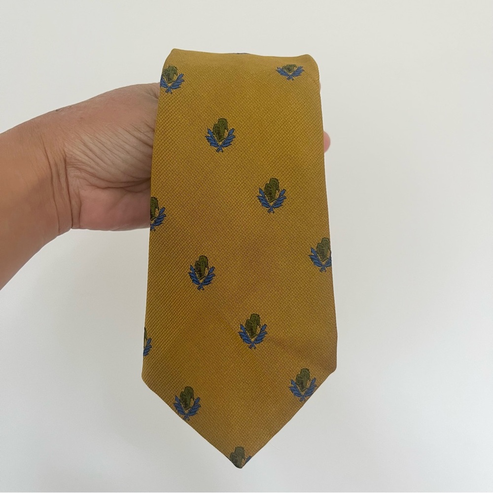 Meyers Lexington Kentucky Elegant Gold Patterned Tie w Helmet Mustard Yellow OS